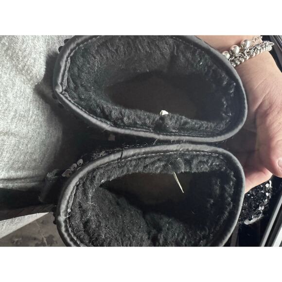 UGG Classic Mini black chunky Sequin boot in black mirror bling sz 9 iob - Picture 12 of 14